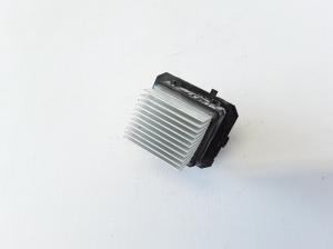 RENAULT Megane III (2008–2016) Jahutusventilaatori relee T1017845R - 4