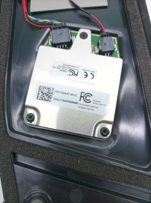 Tesla Model 3 3 (2016–2024) Außenverkleidung der Mittelsäule 110043700C - 3