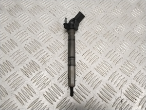 AUDI Q8 (2018–2026) Fuel injector 059130277FE - 3