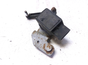 Rear hub sensor - 1093697