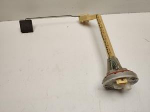 Fuel level sensor in tank - A2205421117