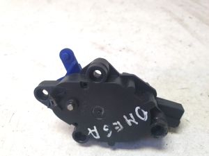 Opel Omega B (1994–2003) Salongi soojenduse klapi mootor 090512501 - 3
