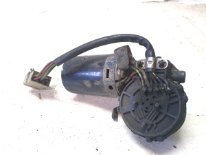 Mercedes Benz Sprinter 902 (2000–2006) Scheibenwischermotor vorne 0390241345 - 2