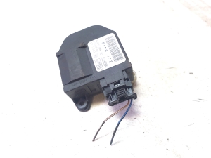 Opel Insignia (2008–2017) Salongi soojenduse klapi mootor 1000024010 - 3