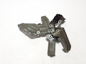 Front fender bracket - 7424678
