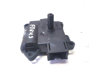 Ford Focus (2004–2011) Salongi soojenduse klapi mootor XS4H19E616AB - 3