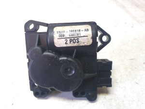 Ford Focus (2004–2011) Salongi soojenduse klapi mootor XS4H19E616AB - 4