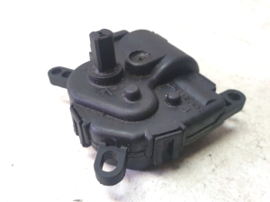Ford Mondeo III (2000–2007) Salongi soojenduse klapi mootor 1S7H19B634BA - 4