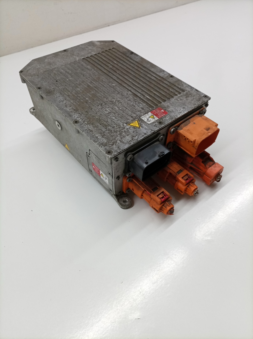 Volkswagen E-Golf (2017–2026) Hybrid battery control unit 5QE915681B Volkswagen E-Golf (2017–2026) Hybrid battery control unit 5QE915681B