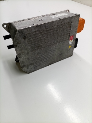 Hybrid battery control unit - 5QE915681N