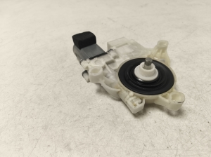 BMW 3 SERIES G20 (2018–2026) Esiukse aknatõstuki mootor 8495865 - 4