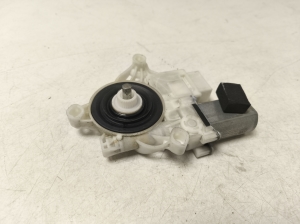   Fensterhebermotor vorne  - 8495866 