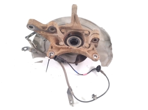 Mitsubishi Outlander (2012–2021) Front wheel hub 3870A198 - 3