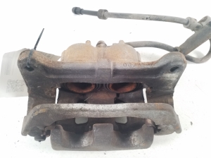 Mitsubishi Outlander (2012–2021) Front brake caliper 4605B472 - 2