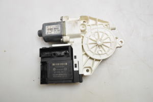 Front door window regulator motor - 5M1837402
