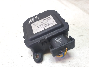 Mercedes Benz E-Class W210 (1995–2002) Salongi soojenduse klapi mootor 0132801108 - 2