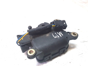 Mercedes Benz E-Class W210 (1995–2002) Salongi soojenduse klapi mootor 0132801108 - 5