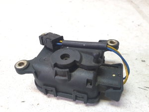 Mercedes Benz E-Class W210 (1995–2002) Salongi soojenduse klapi mootor 0132801108 - 6