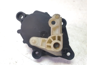 Opel Omega B (1994–2003) Salongi soojenduse klapi mootor 090512503 - 5