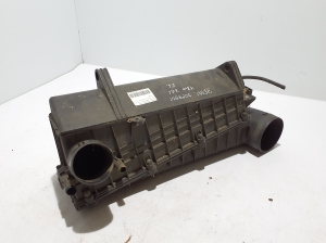 RENAULT Safrane I (1992–2000) Luftfiltergehäuse 7700260372 - 2