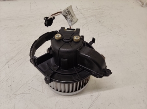 Heater blower motor - 5E2228700