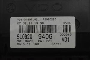 Skoda Yeti (2009–2017) Instrument cluster 5L0920940G - 4