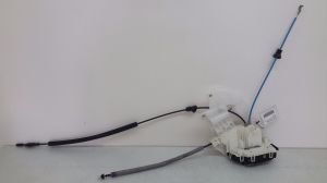 Mercedes Benz CLS-Class 218 (2011–2018) Tagumise külgukse lukk A2047302735 - 2