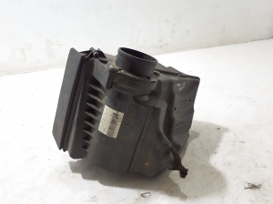 RENAULT Megane III (2008–2016) Luftfiltergehäuse 8200883761 - 3
