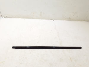 Tagumise külgukse klaasi välimine liist - A2067303100