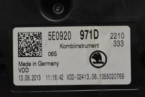 Skoda Octavia III (2013–2019) Kombiinstrument 5E0920971D - 2