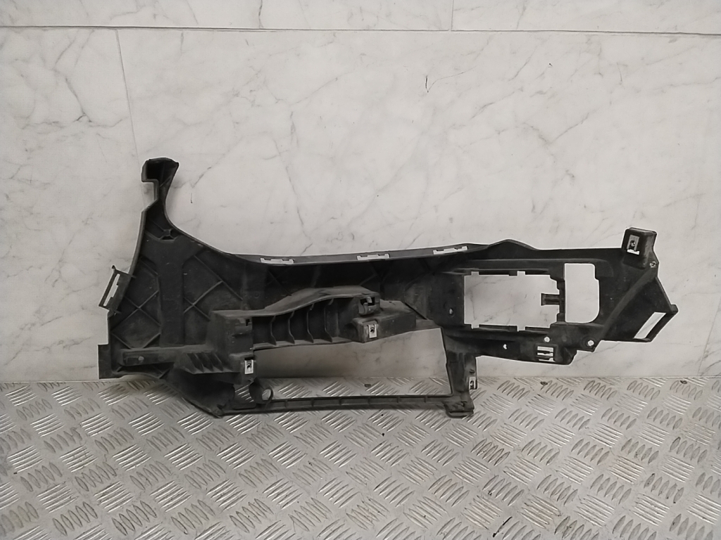 BMW X3 G01 (2017–2026) Priekšējā bampera miglas luktura turētājs 7399978 BMW X3 G01 (2017–2026) Priekšējā bampera miglas luktura turētājs 7399978