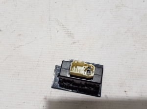 Mercedes Benz C-Class 206 (2021–2026) USB-pesa A2066800306 - 4