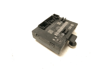 AUDI Q3 8U (2011–2018) Rear side door control unit 8X0959795C - 3
