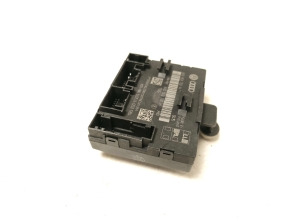 AUDI Q3 8U (2011–2018) Front door control unit 8X0959792H - 2