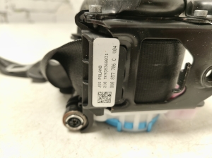 AUDI Q3 8U (2011–2018) Eesmine turvavöö 8U0857706C - 2