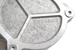 Mazda 3 (2013–2018) Vaakumpump SHY118G00 - 3