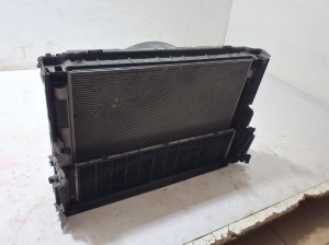 Mercedes Benz C-Class 206 (2021–2026) Radiatoru komplekts un tā detaļas - 3