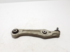 Mercedes Benz C-Class 206 (2021–2026) Eesmine õõtshoob A2063305102 - 2
