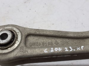 Mercedes Benz C-Class 206 (2021–2026) Eesmine õõtshoob A2063305102 - 3