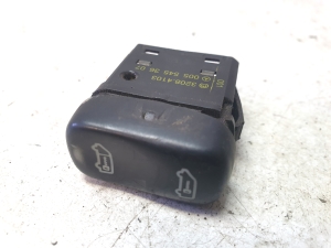 Mercedes Benz Sprinter 902 (2000–2006) Door lock/unlock switch 0055453607 - 2