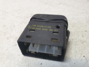 Mercedes Benz Sprinter 902 (2000–2006) Door lock/unlock switch 0055453607 - 3