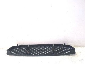 Mazda Premacy (1999–2005) Front bumper lower grille - 2