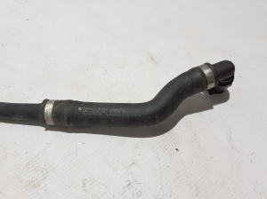 Mercedes Benz C-Class 206 (2021–2026) Jahutusradiaatori voolik A2068305904 - 2