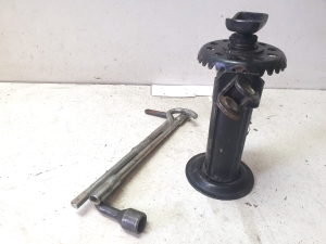 Mercedes Benz Sprinter 902 (2000–2006) Wagenheber A9015800118 - 2