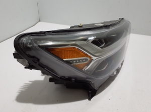 VOLVO XC40 (2017–2026) Esituli 31655998 - 3