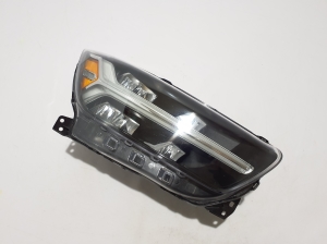VOLVO XC40 (2017–2026) Esituli 31655998 - 5