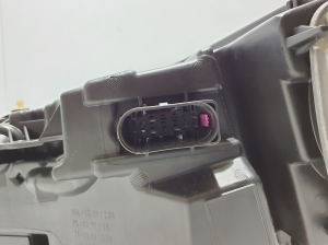 VOLVO XC40 (2017–2026) Esituli 31655998 - 7