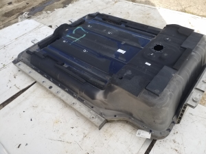 Batteriegehäuse Elektrofahrzeug - 37501Q4052