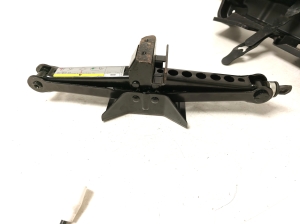 AUDI Q3 8U (2011–2018) Jack 5N0011031B - 5