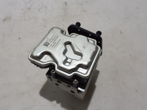 Mercedes Benz C-Class 206 (2021–2026) ABS plokk A2069005816 - 4